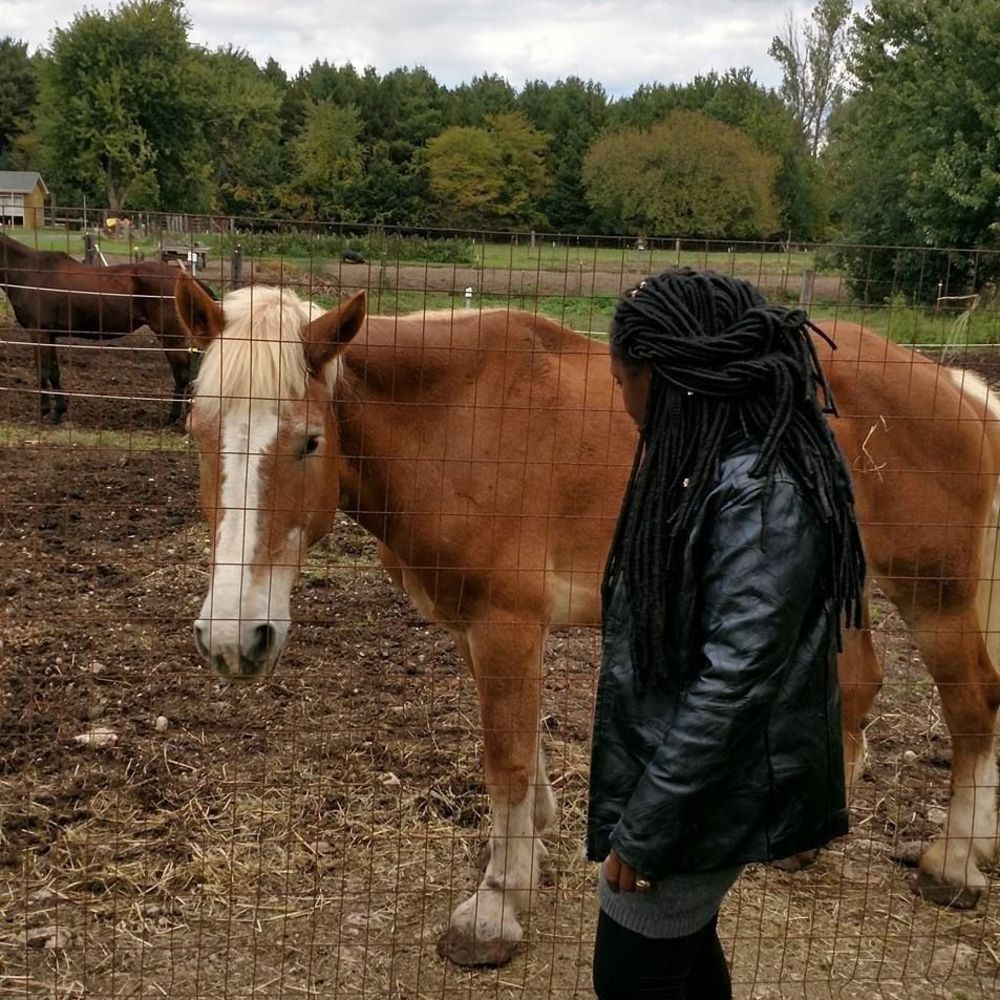 Meet your Posher, Larresa